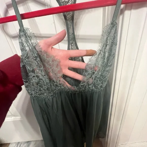 victoria secret tank - Picture 3 of 4